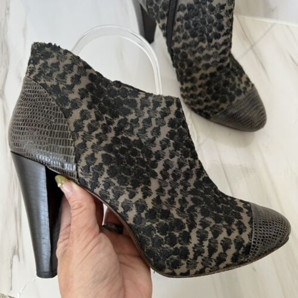 Anthropologie Tibi Italian Leather Ankle Heels Boots Brown Nude 9 Embroidered - Picture 3 of 16